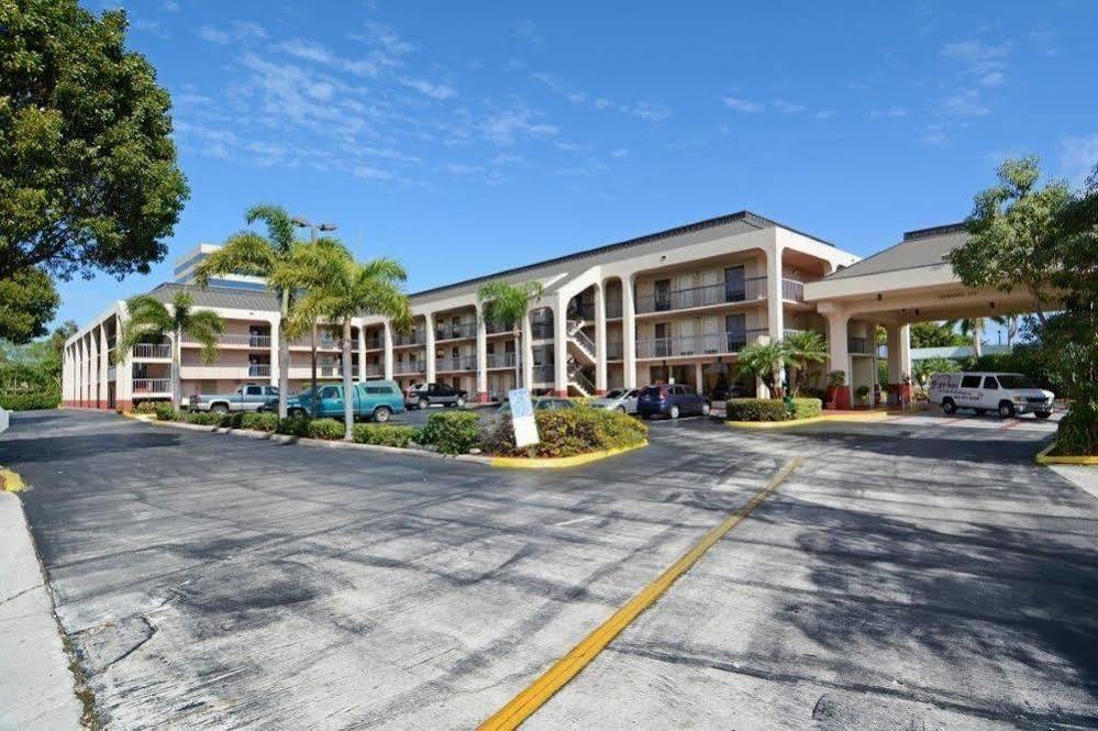 Quality Inn Palm Beach International Airport West Palm Beach Exterior foto